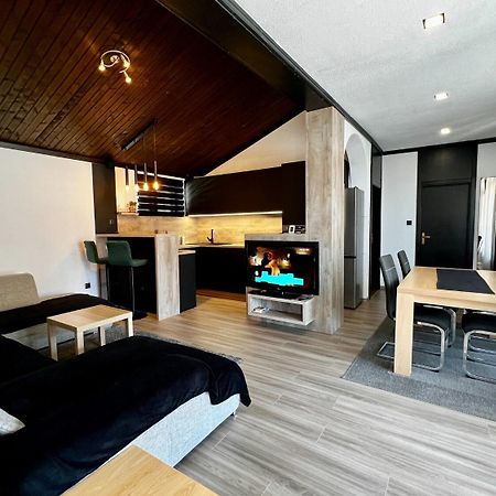 Apartment Denis - Great Location & Large Terrace Макарска Экстерьер фото